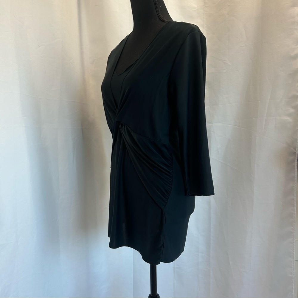 BCBGMAXAZRIA black crisscross 3/4 sleeve top blouse stretchy Sz M - Picture 2 of 10